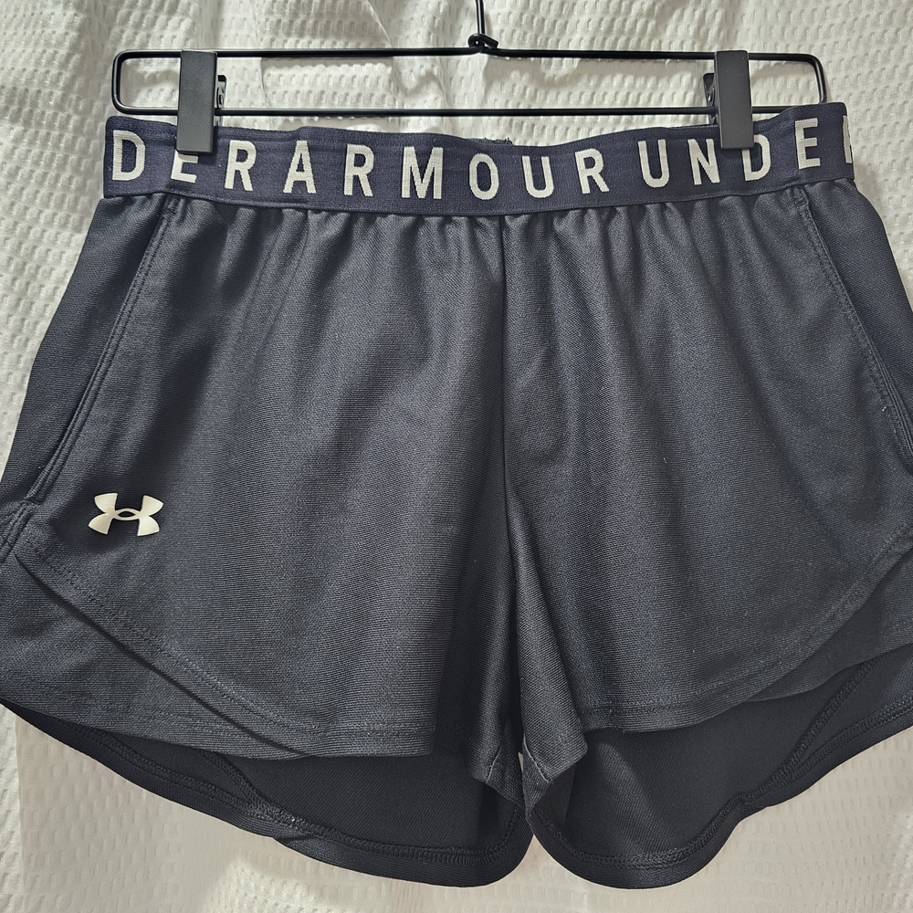 Under Armour Women's Black Athletic Shorts. Size Medium.